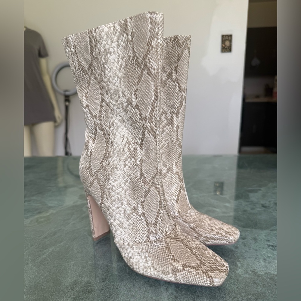 Snakeskin ankle boots booties - Fashion Nova (FN)